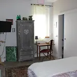 Les Sous Bois Pensión Saint-Laurent-de-Brevedent