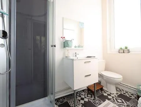 Les Sous Bois بيت ضيافة