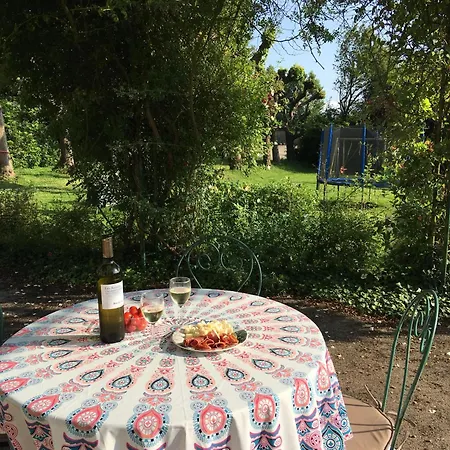 بيت ضيافة Les Sous Bois *